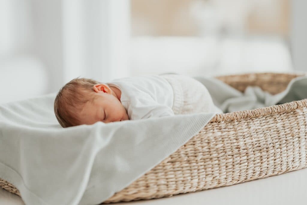 Gigoteuse pour la valise de maternité : quel modèle prévoir pour le jour J
